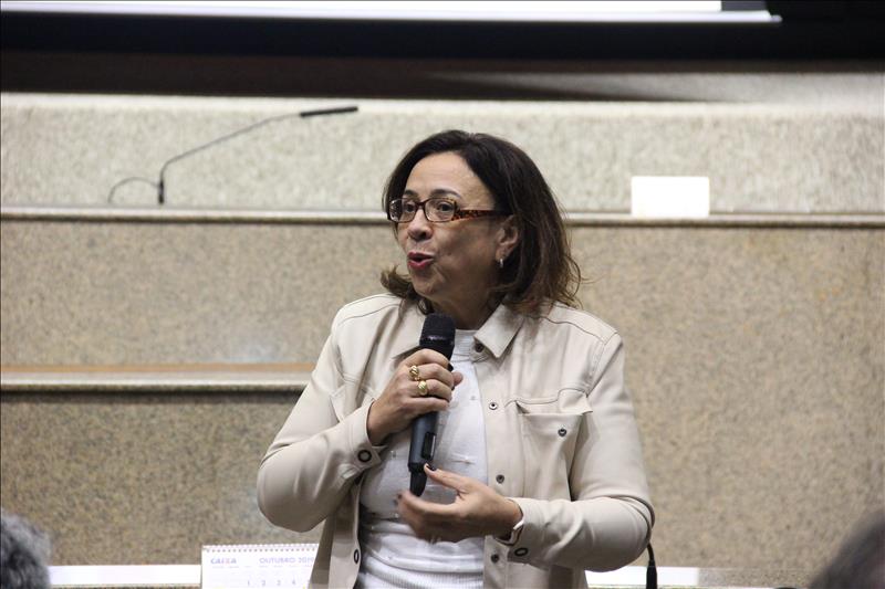 Chefe de gabinete da Presidência, Angélica Fernandes, fez histórico do programa 